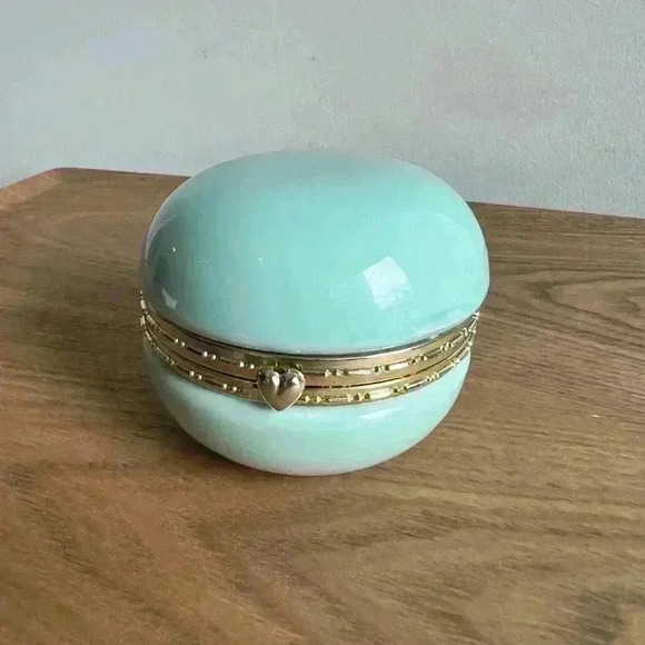 Macaroon Shaped Light Blue Trinket Snap Open Box Preppy Pastel Home Decor - Picture 5 of 12